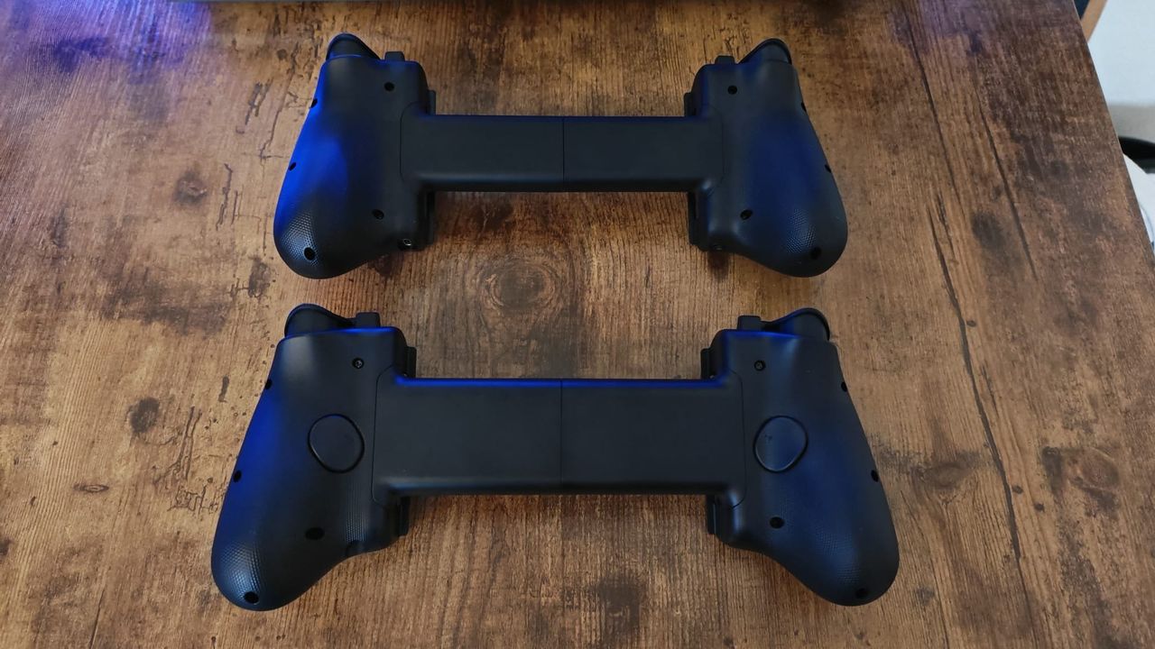 The back of the Razer Kishi V3 Pro compared with the back of the Kishi Ultra