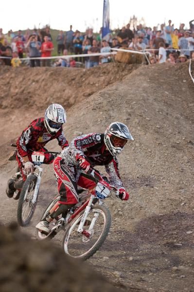 Brian Buell (Team Geronimo/Banshee Bikes) keeps it rubber-side-down for a second place finish in the four cross finals heat.