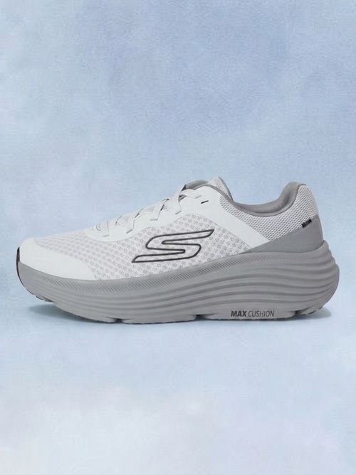 Max Cushioning Endeavour Sneaker