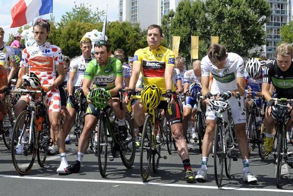 The jersey wearers ready for one last stage.