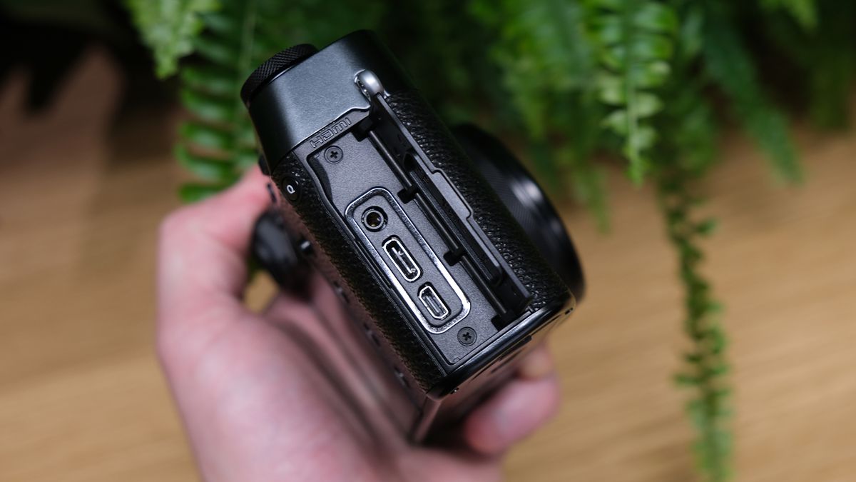Fujifilm X100V