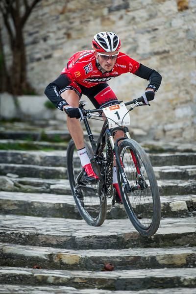 Jan Skarnitzl wins the stage on a rented bike after his own didn't make it to the start of the first stage