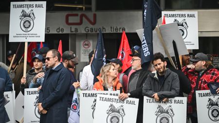 Teamsters protest Canadian National railway after lockout