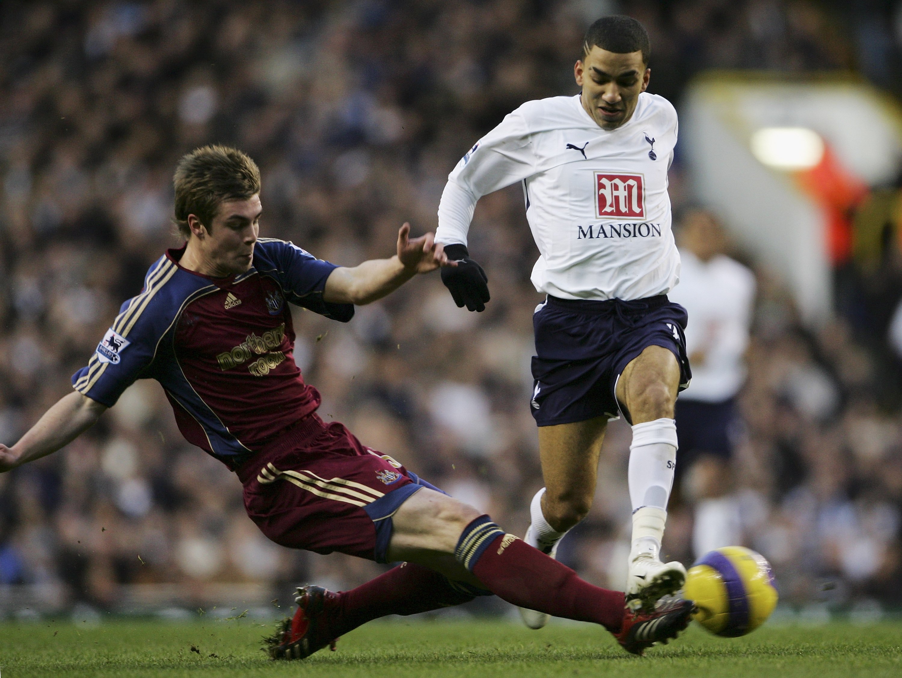 Aaron Lennon in action for Tottenham against Newcastle in 2007.