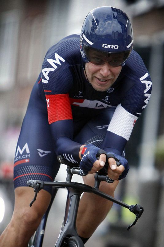 Roger Kluge (IAM Cycling) riding to victory