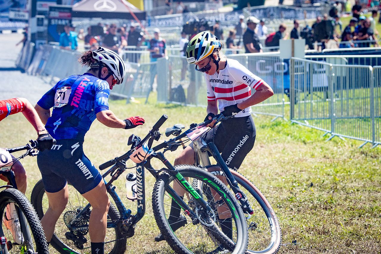 A crash in the early metres of the race took down local star Mona Mitterwallner (Cannondale Factory Racing)
