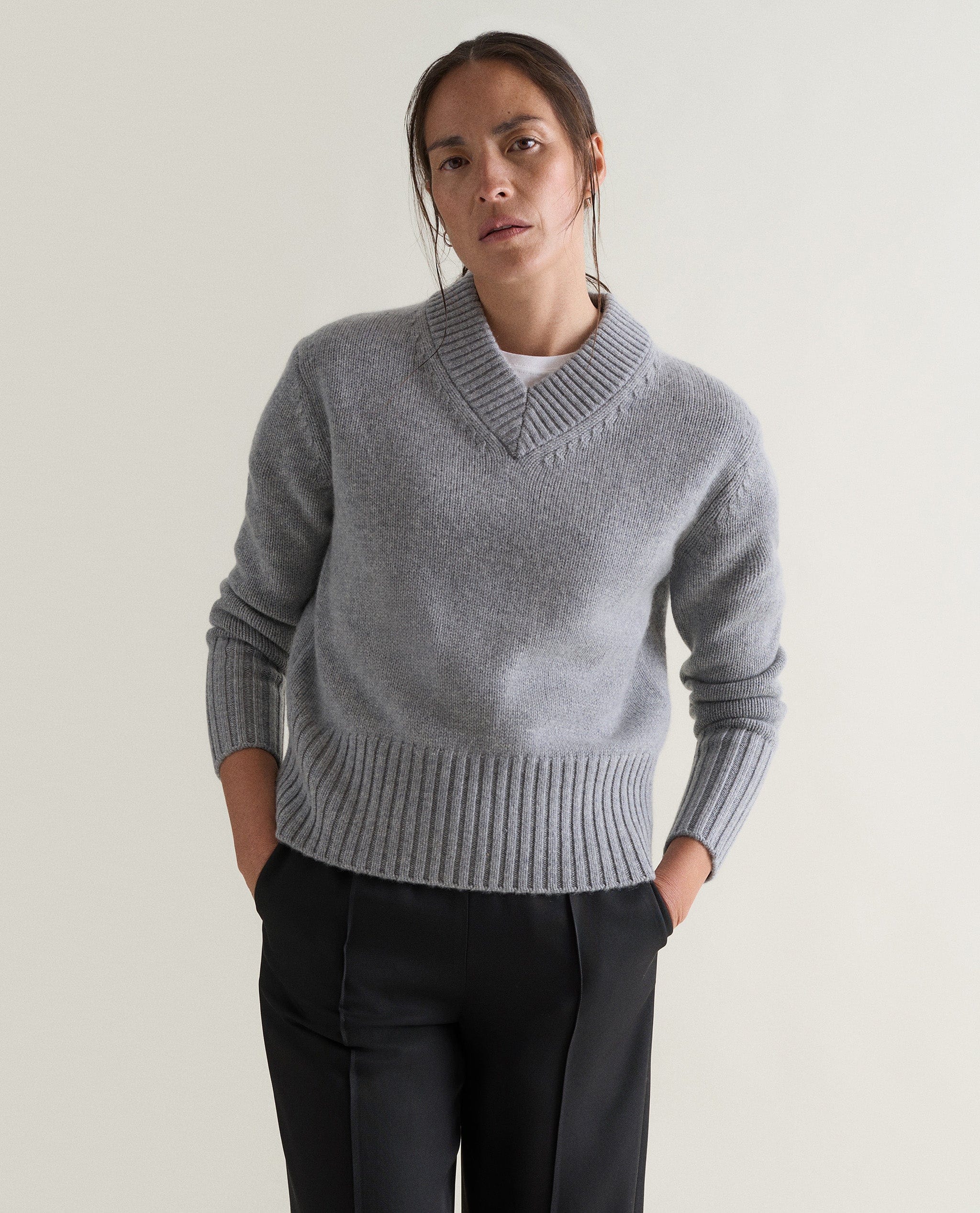 Women's Cashmere Merino V Neck Jumper