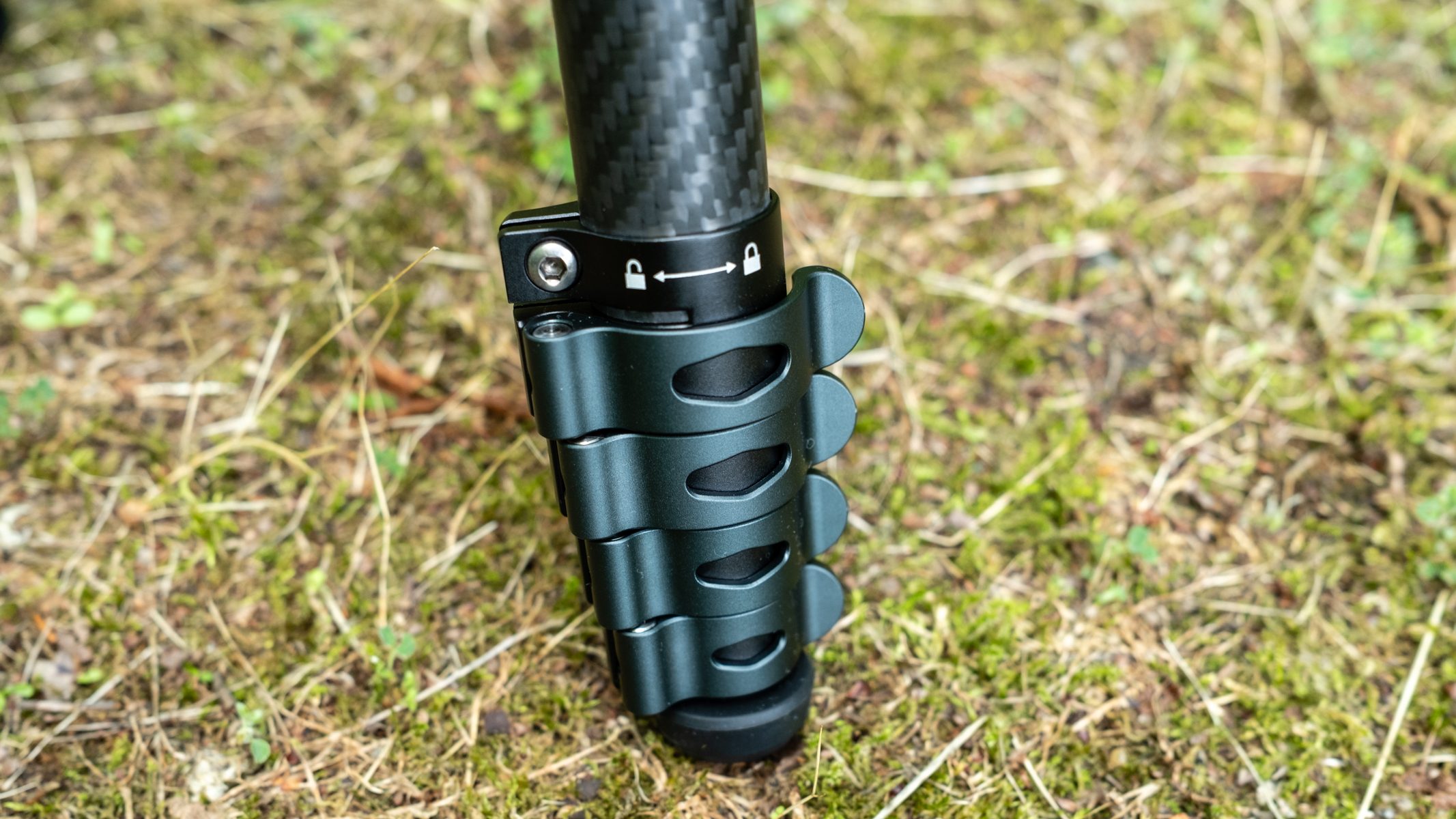 Ulanzi GlideGo Travel Tripod clip locks on legs