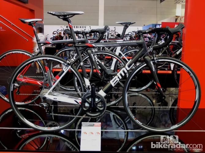 The BMC TeamMachine SLR02 is the new younger brother of the SLR01