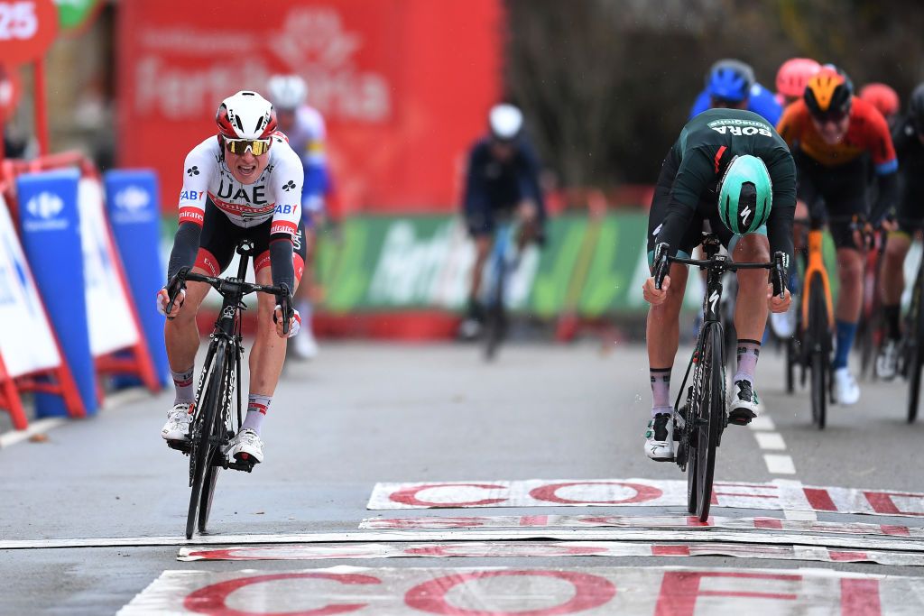 PUEBLA DE SANABRIA SPAIN NOVEMBER 05 Arrival Sprint Jasper Philipsen of Belgium and UAE Team Emirates Pascal Ackermann of Germany and Team BORA Hansgrohe during the 75th Tour of Spain 2020 Stage 15 a 2308km stage from Mos to Puebla de Sanabria 924m lavuelta LaVuelta20 La Vuelta on November 05 2020 in Puebla de Sanabria Spain Photo by David RamosGetty Images