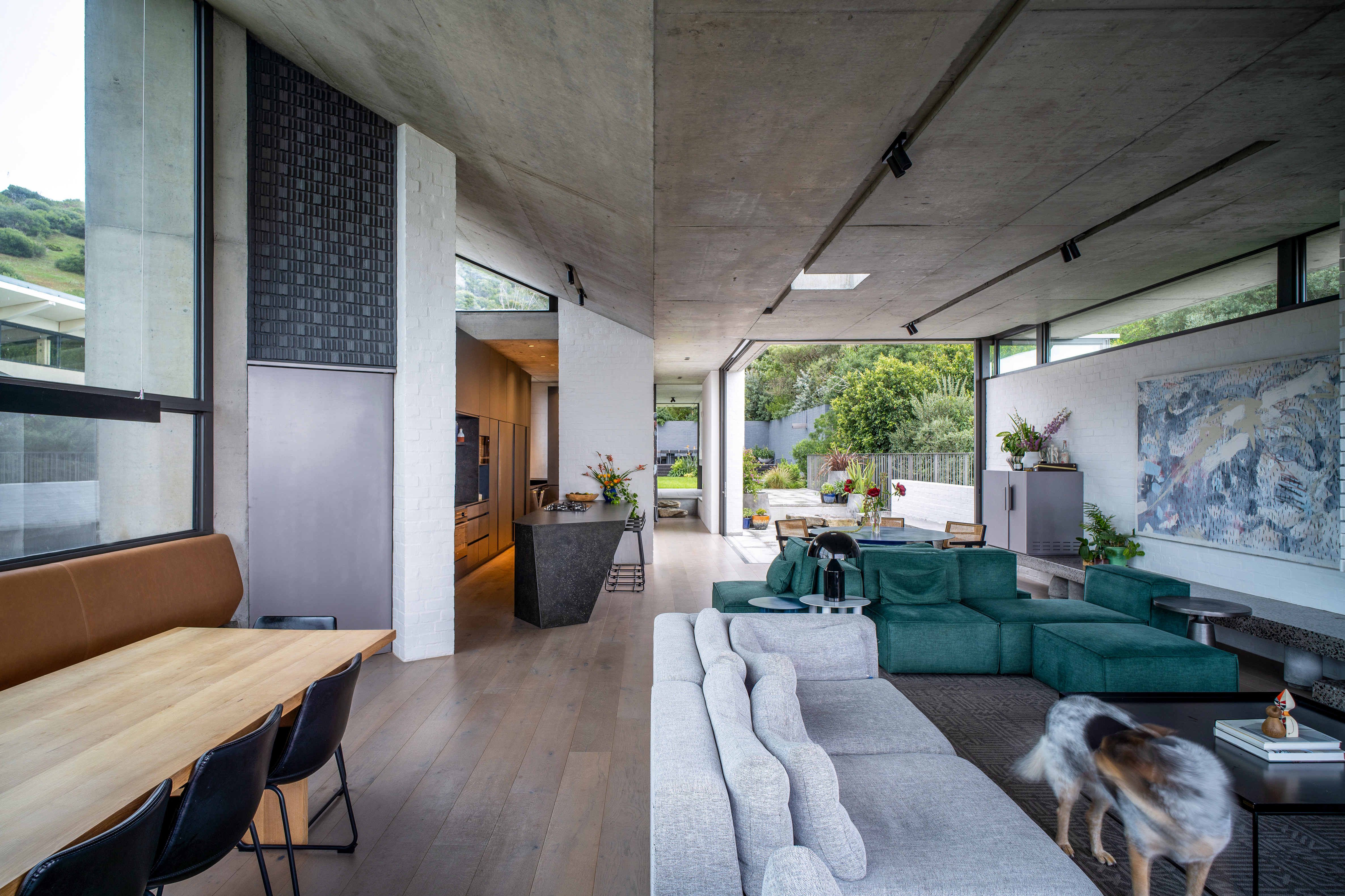 Kenmore, a South Africa house sat in a sloped site and opening up to expansive views