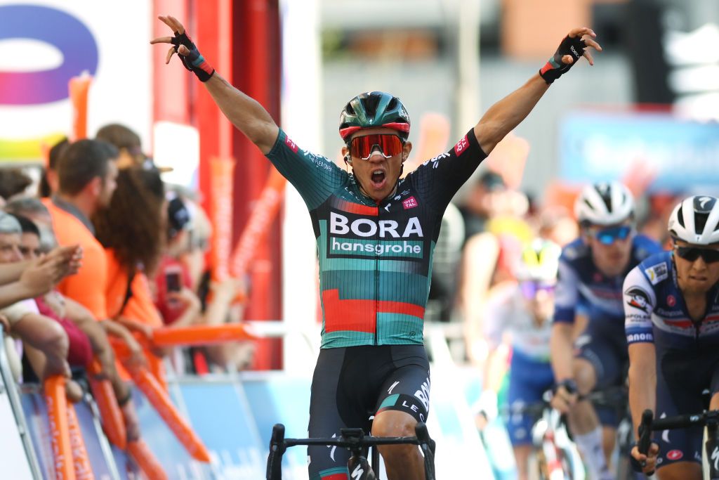 Sergio Higuita (Bora-Hansgrohe) won stage 5 of Itzulia Basque Country