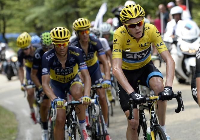 Riche Porte starts to shred the peloton down to the maillot jaune and few others
