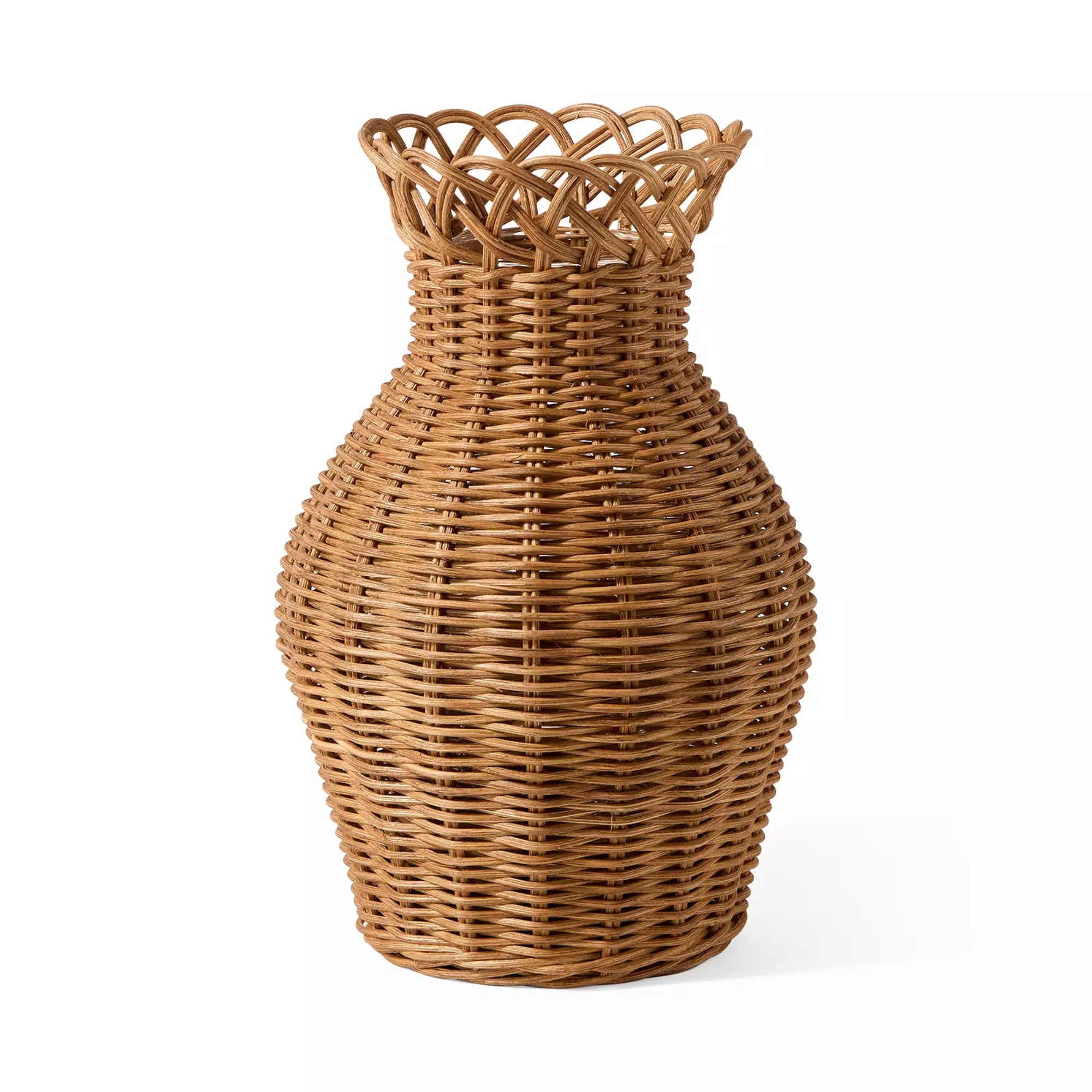 Rattan vase with scalloped rim