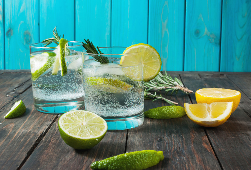 drinking-this-type-of-booze-makes-you-sexier-according-to-science-1556669155-s5fa-column-width-inline