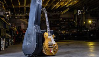 Gibson's new Mike Ness signature 1976 Les Paul Deluxe Goldtop