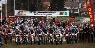 The start of the women's race in Muensingen.