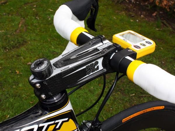 Cavendish continues to prefer PRO's massive Vibe Track carbon stem for its extra stiffness.