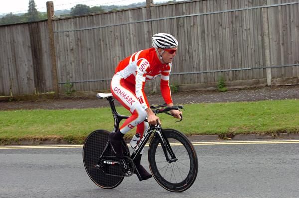 Lars Bak (Denmark) recons the time trial route.