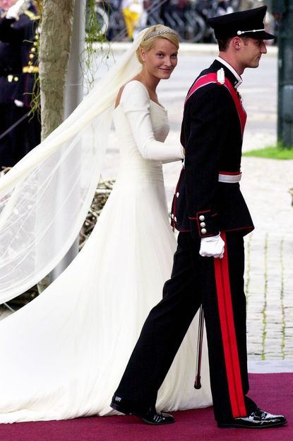 2001: Crown Prince Haakon of Norway and Mette-Marit Tjessem Høiby