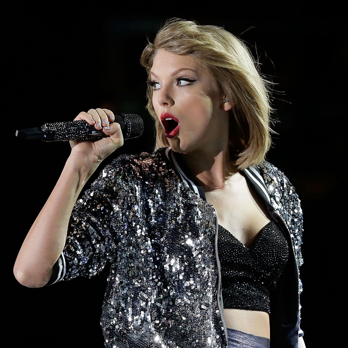 Iowa Is Hilariously Using Taylor Swift Lyrics on Road Signs to Prevent ...