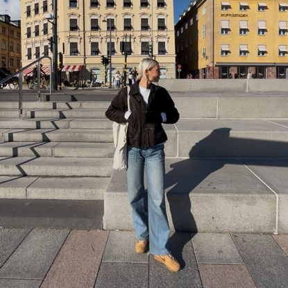 Health writer Ash S trying posture walking