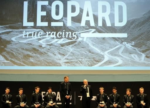 Team manager Brian Nygaard and sports director Kim Andersen present the riders