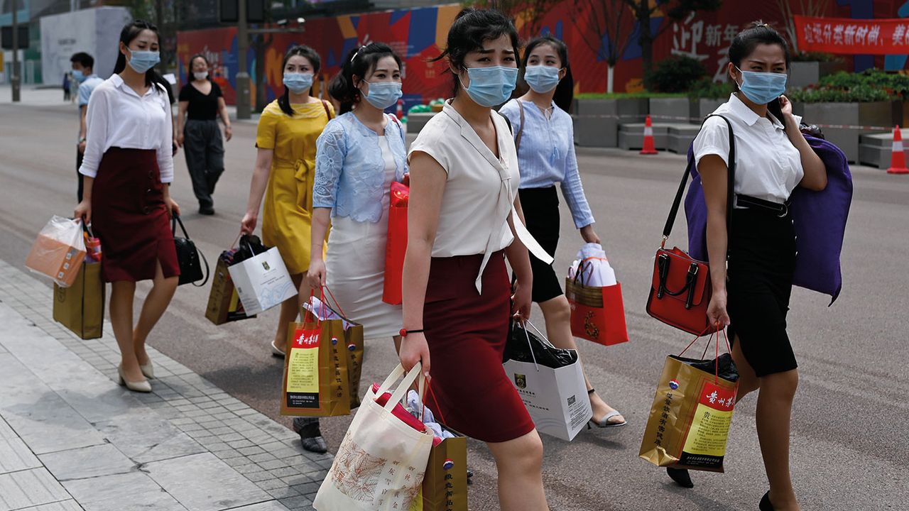 Shoppers in Beijing © WANG ZHAO/AFP via Getty Images