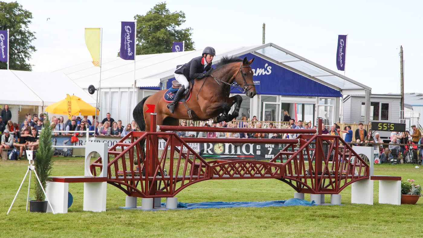 Showjumper Mark Edwards riding Montreuxs Tale
