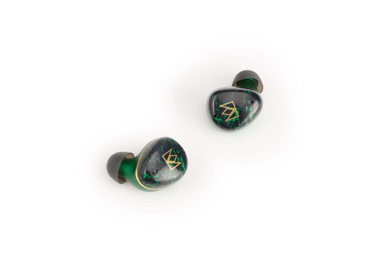 Press image of the Noble FoKus Rex5 wireless earbuds
