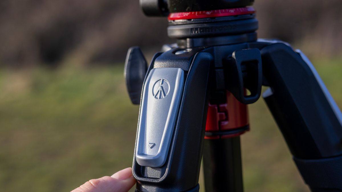 A close up of the leg angle selector which is found on the top of each leg