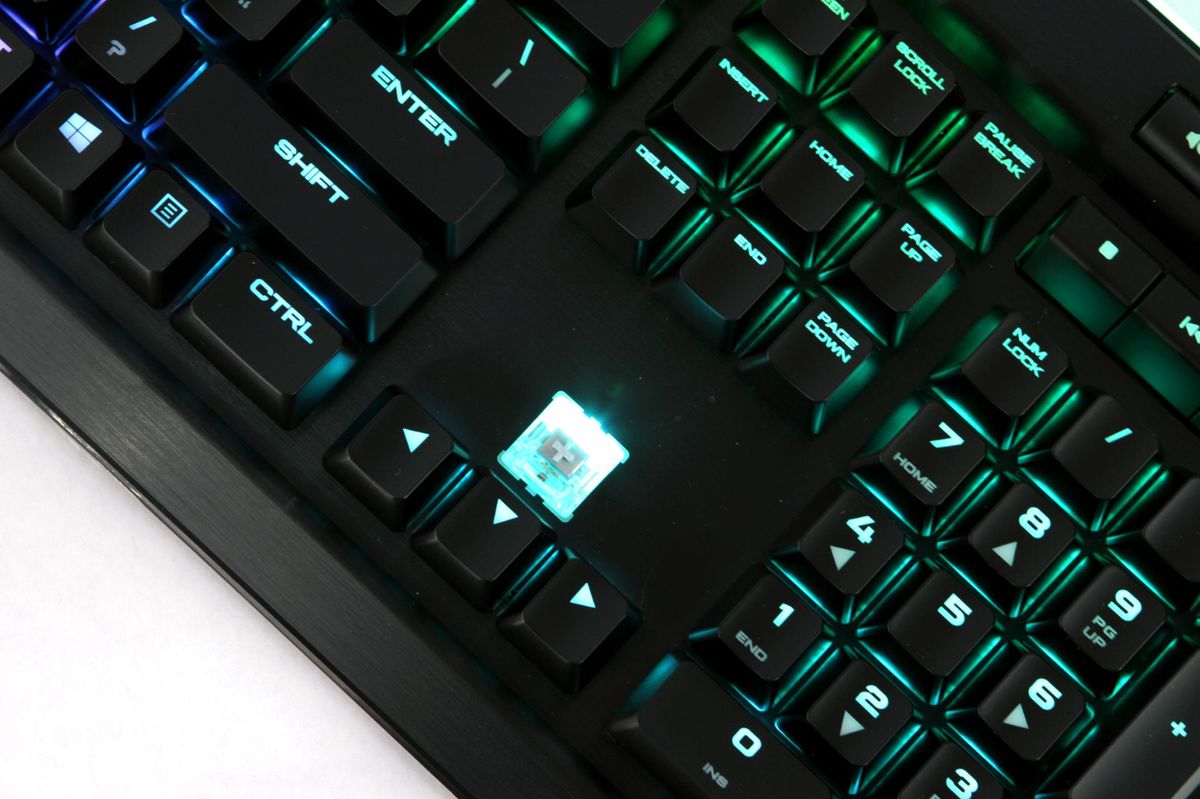 Corsair K95 Platinum Rgb Keyboard With Cherry Mx Speed Switches Hands On Tom S Hardware