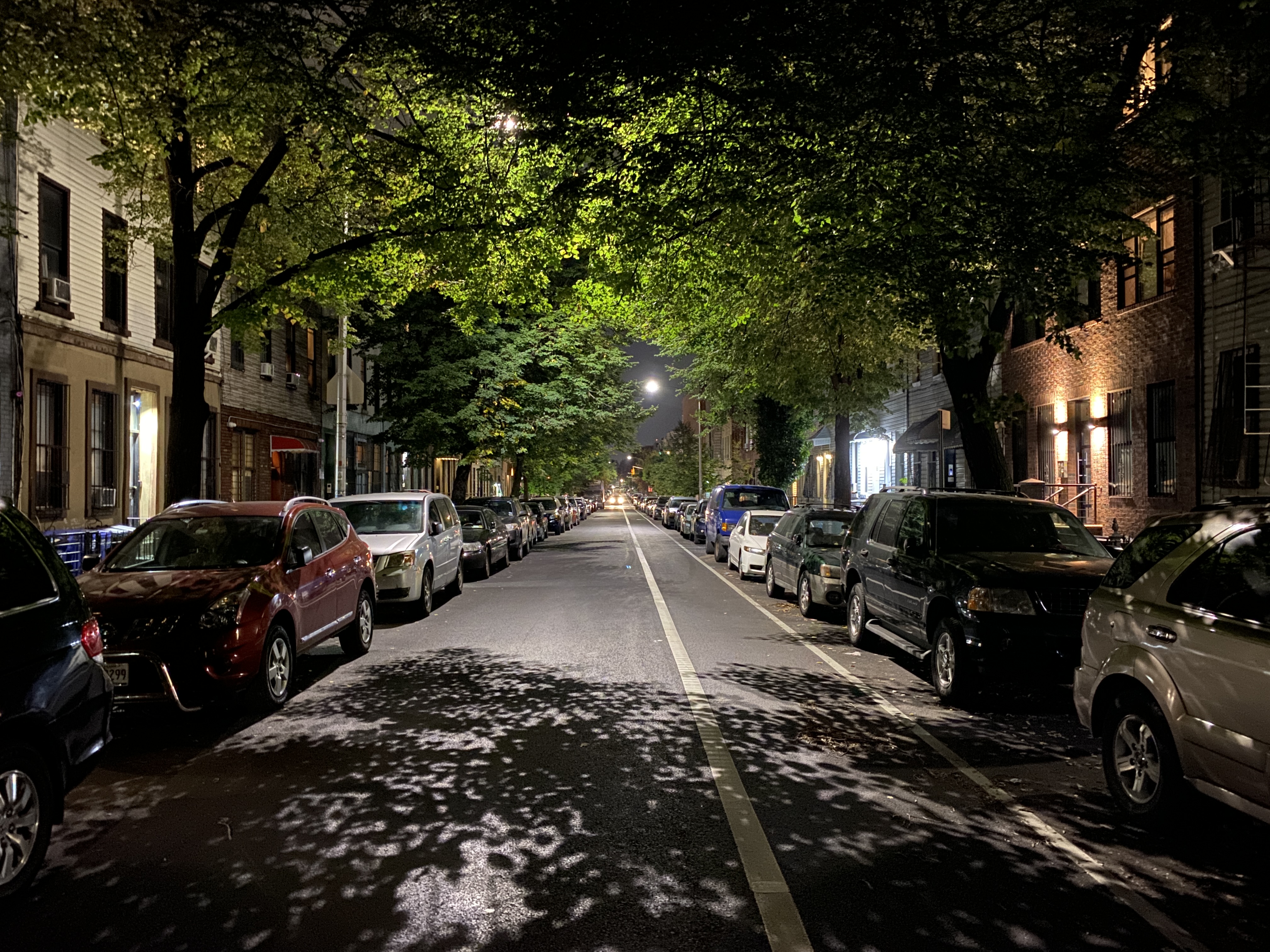 iphone 11 photo street night mode