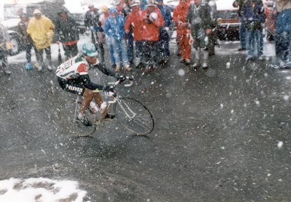 Mexico's Raul Alcala, a teammate of Andy Hampsten, climbs the Gavia Pass.