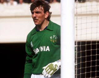 Neville Southall playing for Everton in 1984