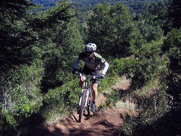 Mike demonstrates perfect singletrack technique.