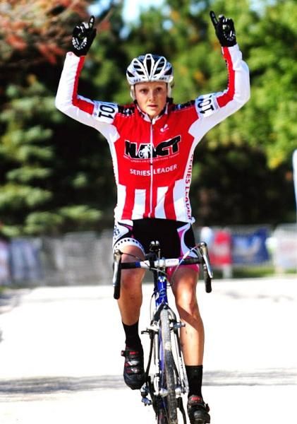 Natasha Elliott (Garneau Club Chausseurs) totally dominated the race today.