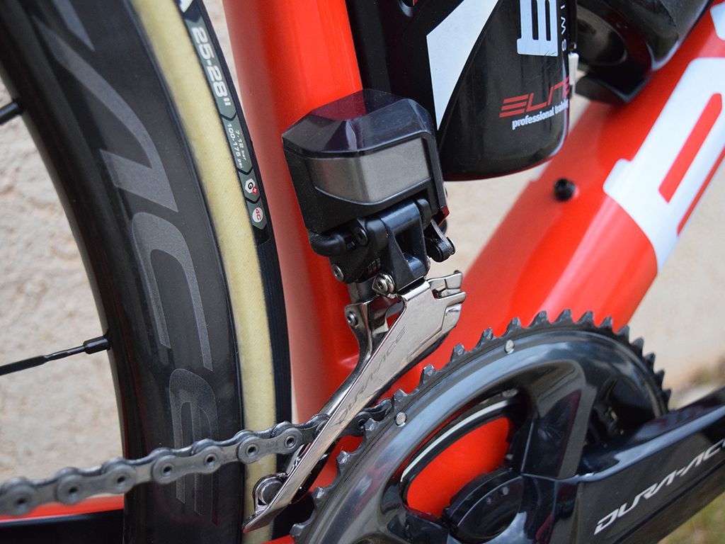 A closer look at the Dura-Ace R9150 front derailleur
