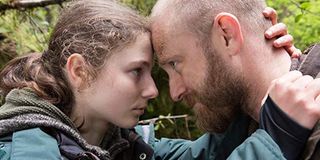 Tom McKenzie and Ben Foster in Leave No Trace