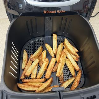 Testing the Russell Hobbs Satisfry Snappi Air Fryer at home