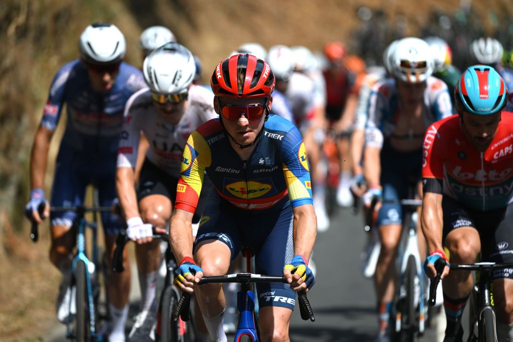 PUERTO DE ANCARES SPAIN AUGUST 30 Sam Oomen of The Netherlands and Team Lidl Trek competes in the breakaway during the La Vuelta 79th Tour of Spain 2024 Stage 13 a 176km stage from Lugo to Puerto de Ancares 1659m UCIWT on August 30 2024 in Puerto de Ancares Spain Photo by Dario BelingheriGetty Images