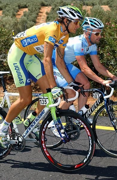 Race leader Filippo Pozzato (Liquigas) and Stefan Schumacher (Gerolsteiner) share a word.