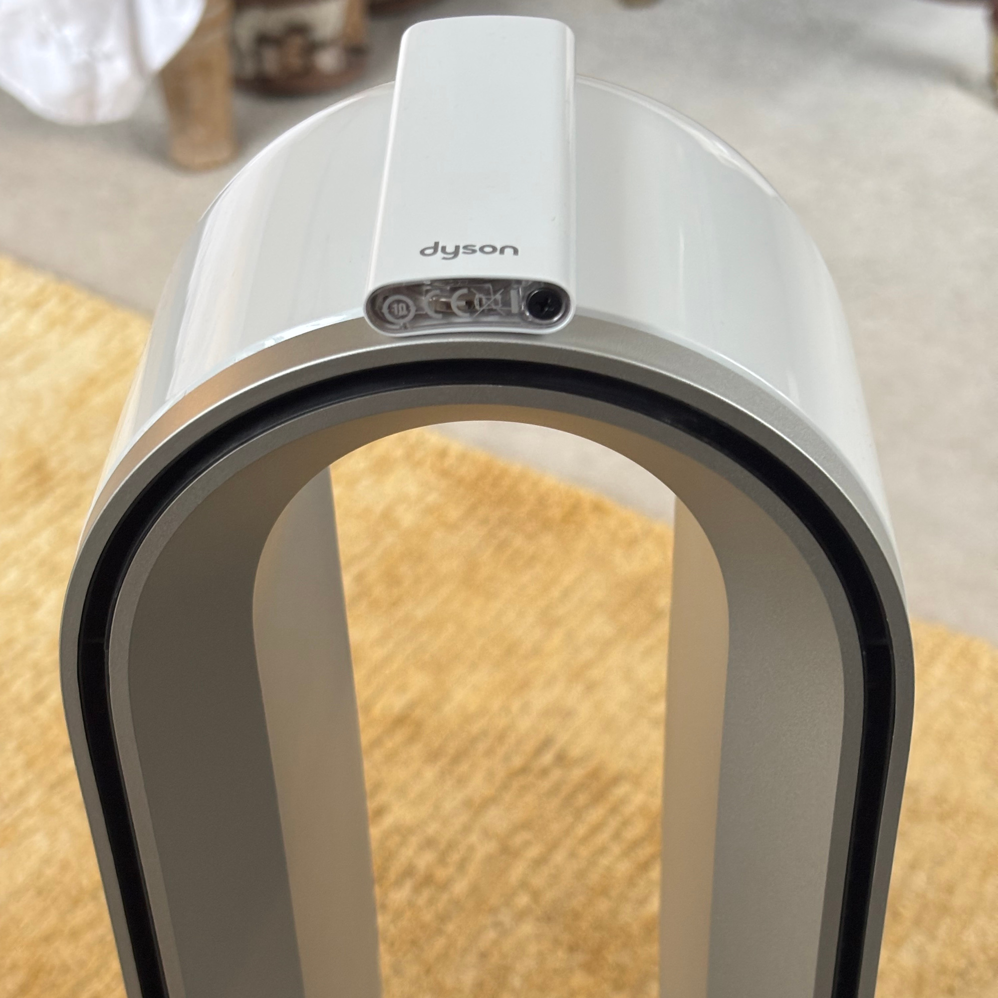 dyson hotcool pre heat heater and cooling fan remote control on magnetic top
