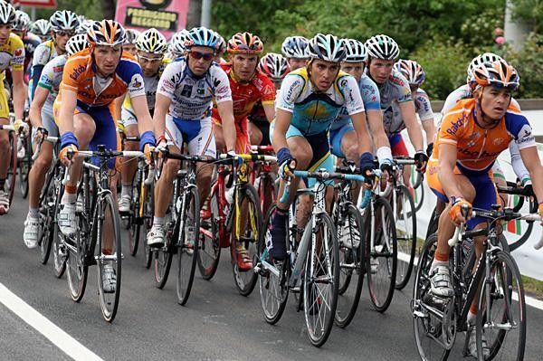 Alberto Contador (Astana) is hiding in the peloton and biding his time in the Giro.