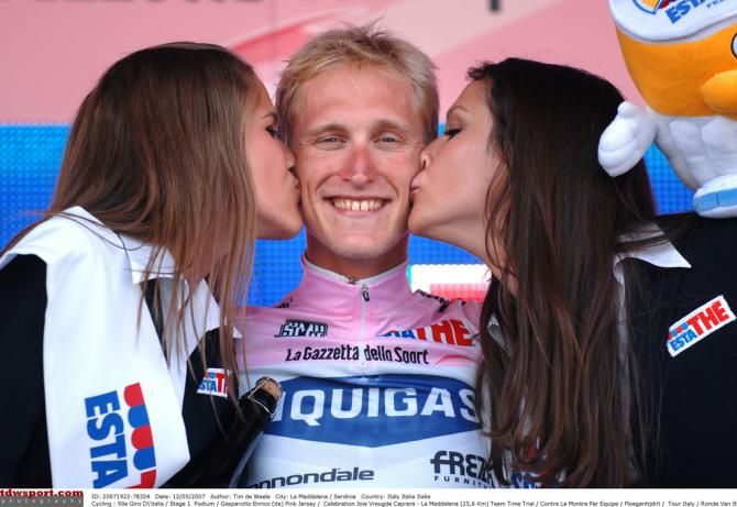 Enrico Gasparotto in the first maglia rosa of 2007