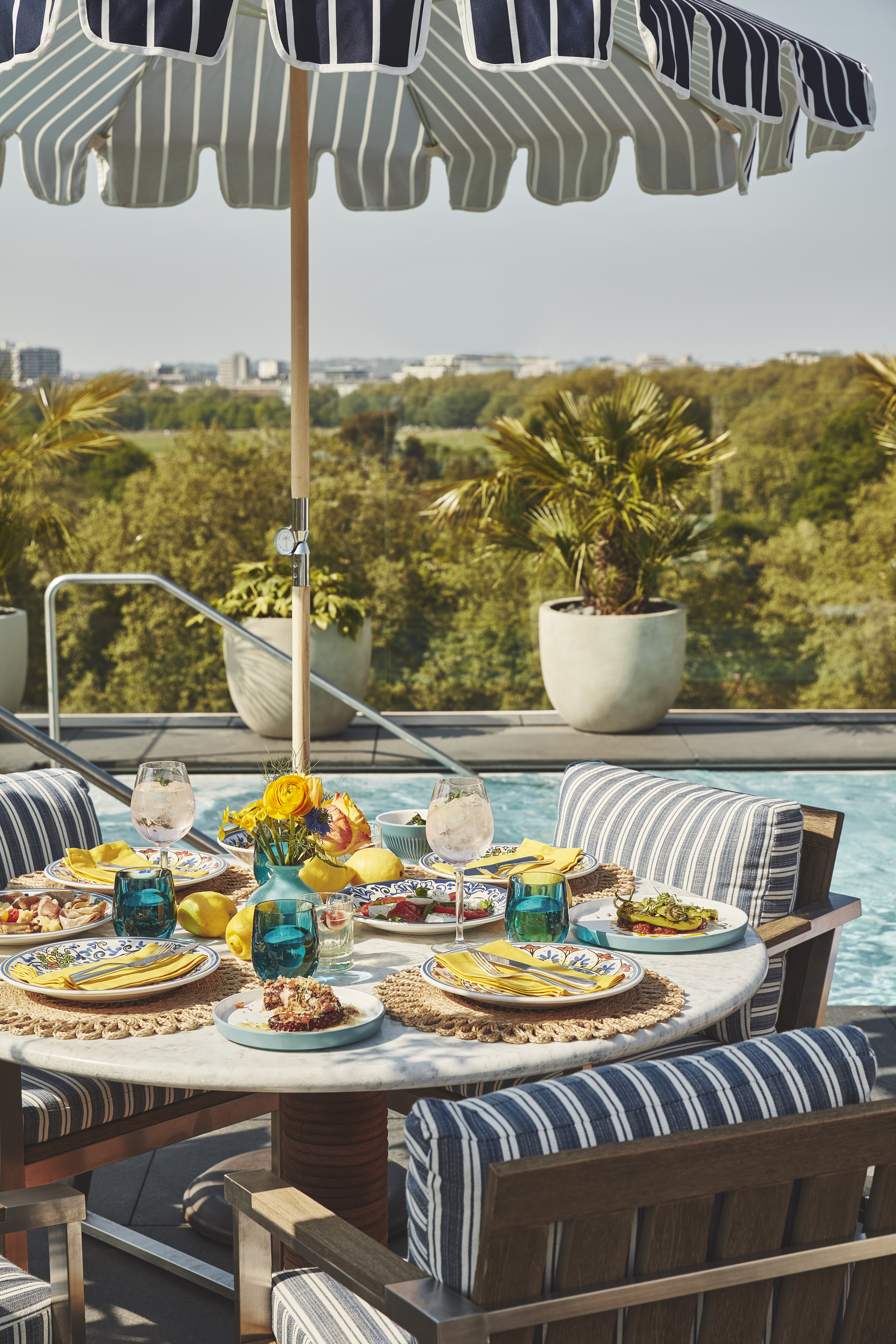 Alfresco dining