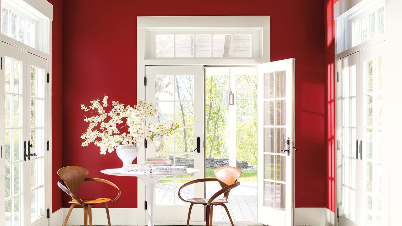 Dining room in Caliente red, Benjamin Moore