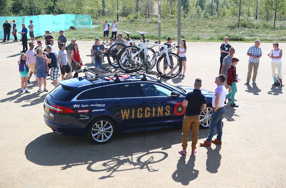 Fans outside the velodrome inspect the Wiggins team car.