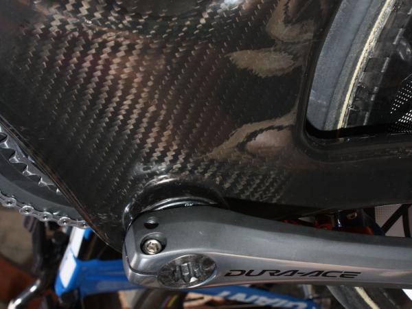 The press-fit bottom bracket cups save weight and allow for a wider and stiffer lower half of the bike than a standard 68mm-wide shell.