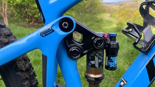 Pivot Switchblade Pro AXS rear shock